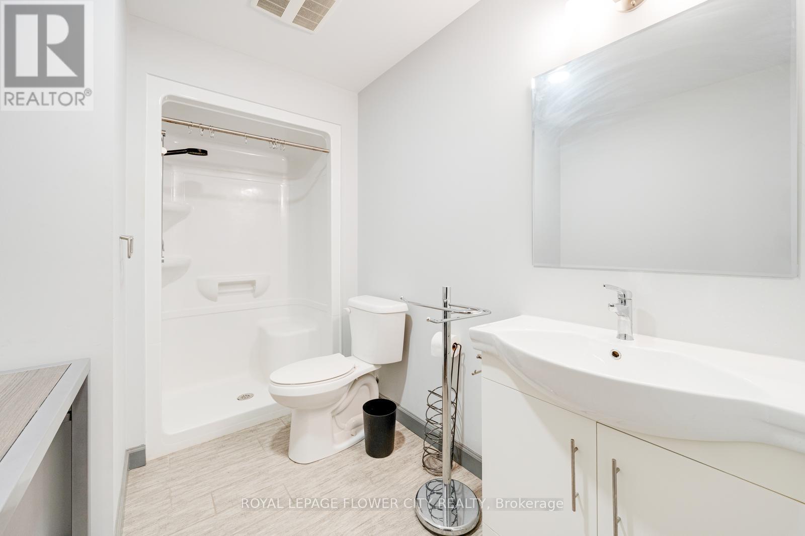 303 - 77 Leland Street, Hamilton, ON - Indoor Photo Showing Bathroom
