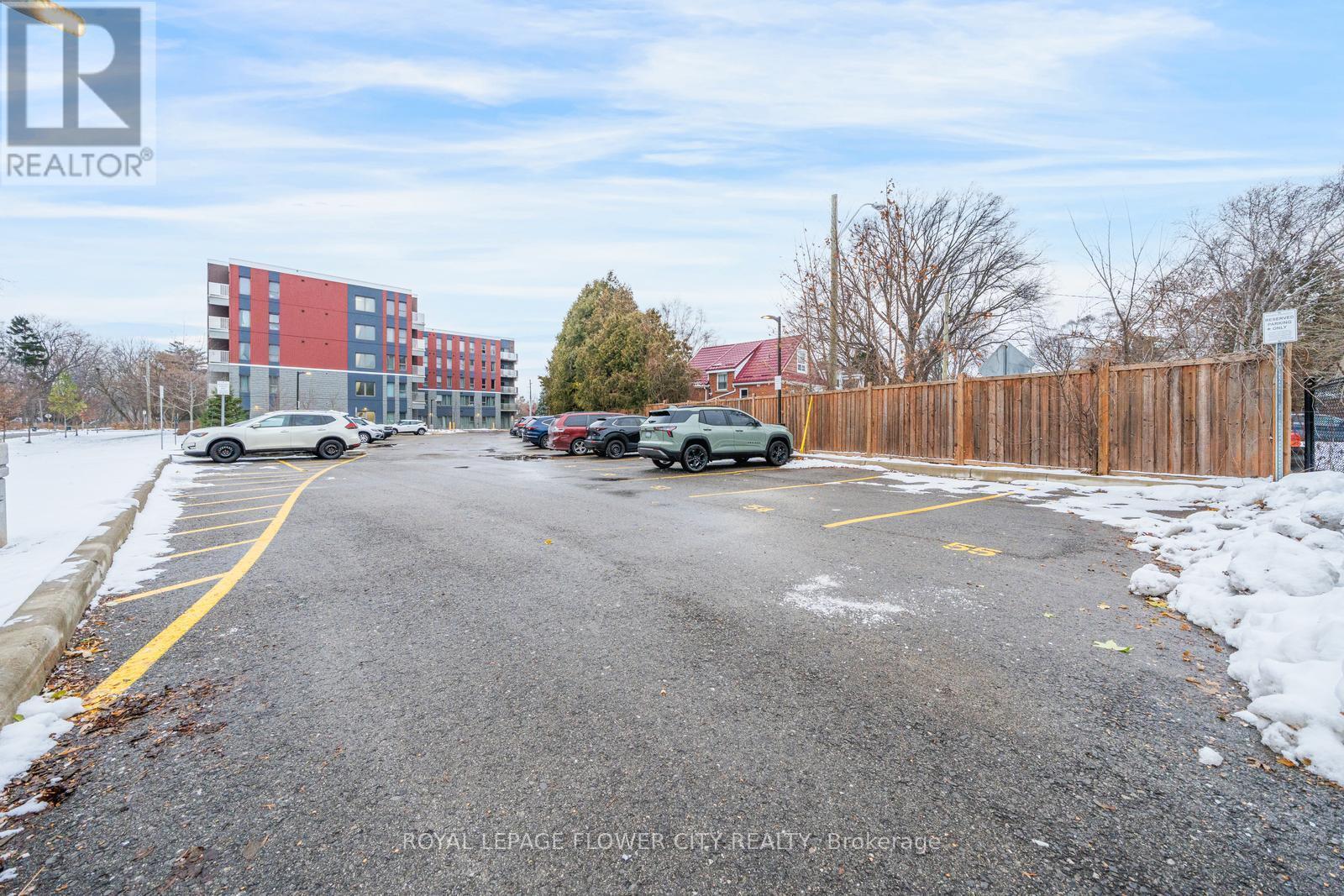 303 - 77 Leland Street, Hamilton, ON - Outdoor