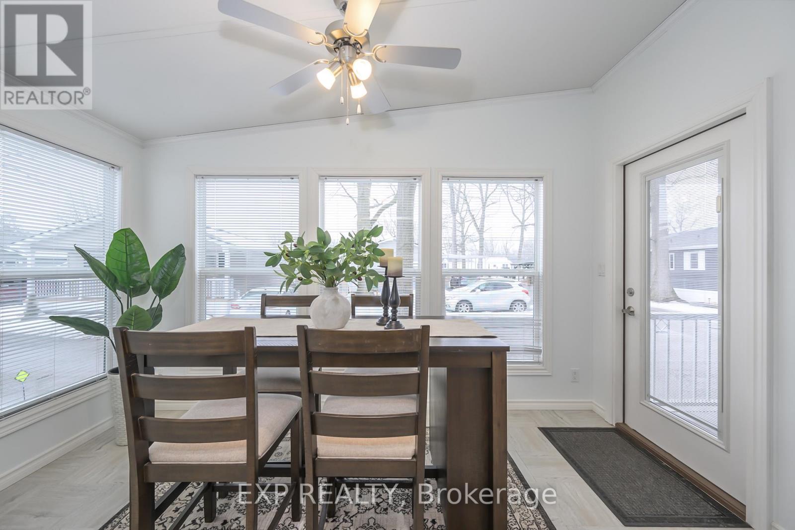 51 - 22790 Amiens Road, Middlesex Centre, ON - Indoor Photo Showing Dining Room