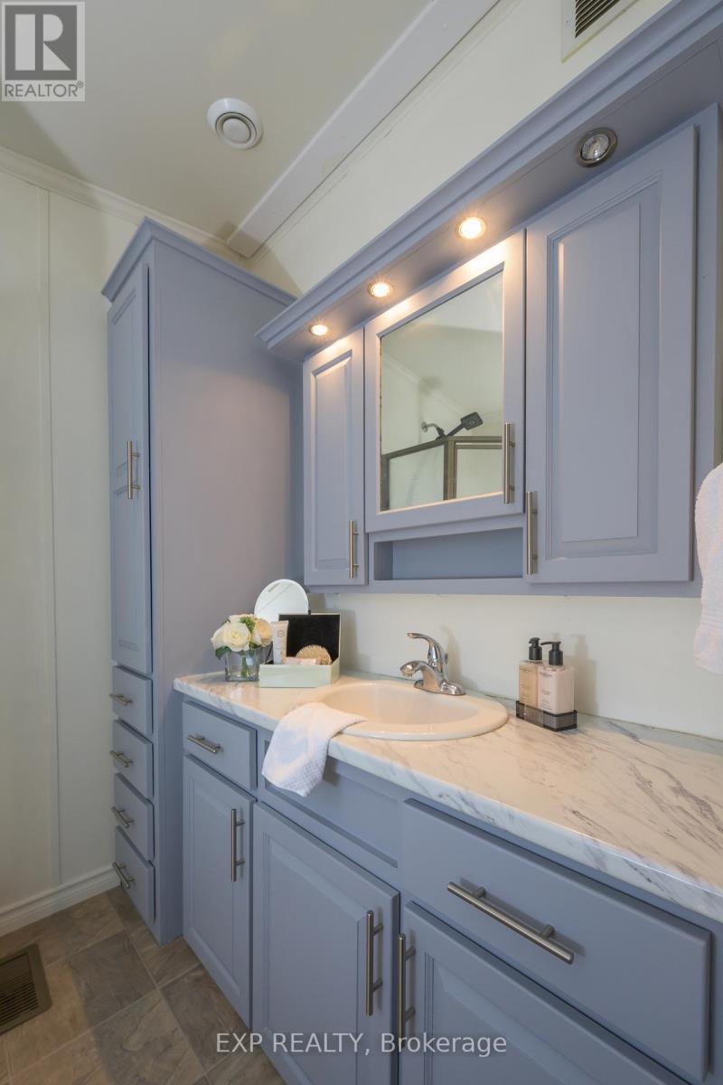 51 - 22790 Amiens Road, Middlesex Centre, ON - Indoor Photo Showing Bathroom