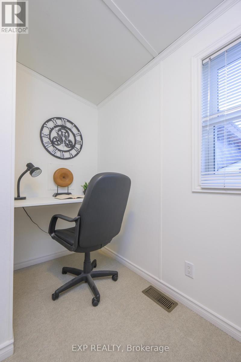 51 - 22790 Amiens Road, Middlesex Centre, ON - Indoor Photo Showing Office