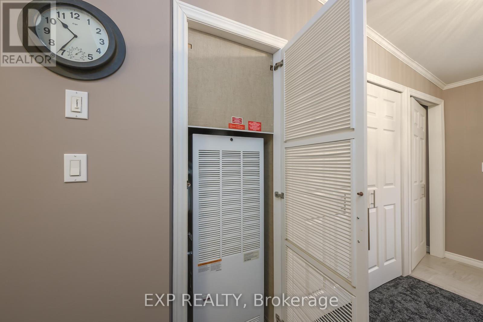 51 - 22790 Amiens Road, Middlesex Centre, ON - Indoor Photo Showing Other Room