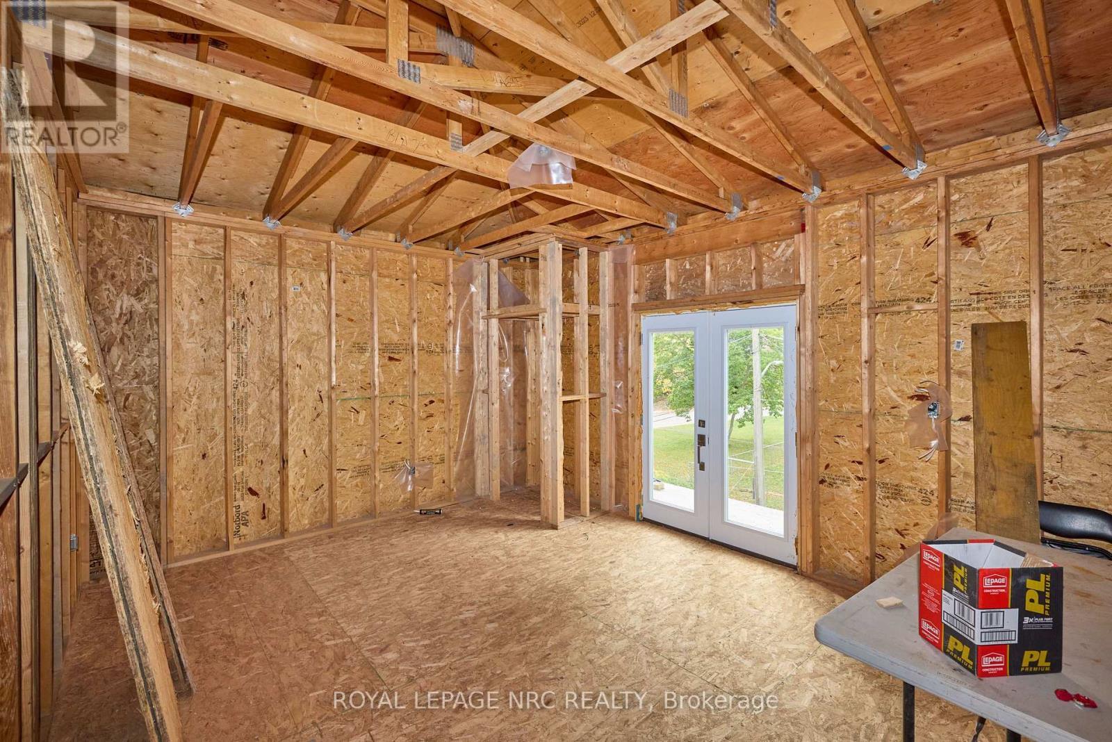 5427 River Road, Niagara Falls (Downtown), ON - Indoor