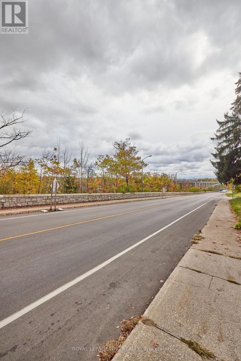 5427 River Road, Niagara Falls (Downtown), ON - Outdoor With View