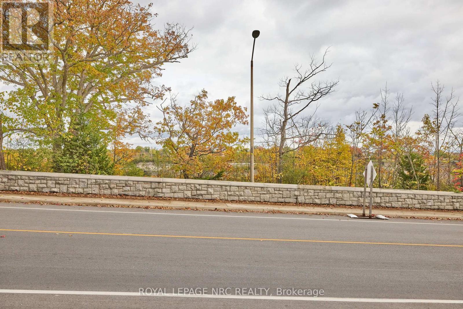 5427 River Road, Niagara Falls (Downtown), ON - Outdoor With View