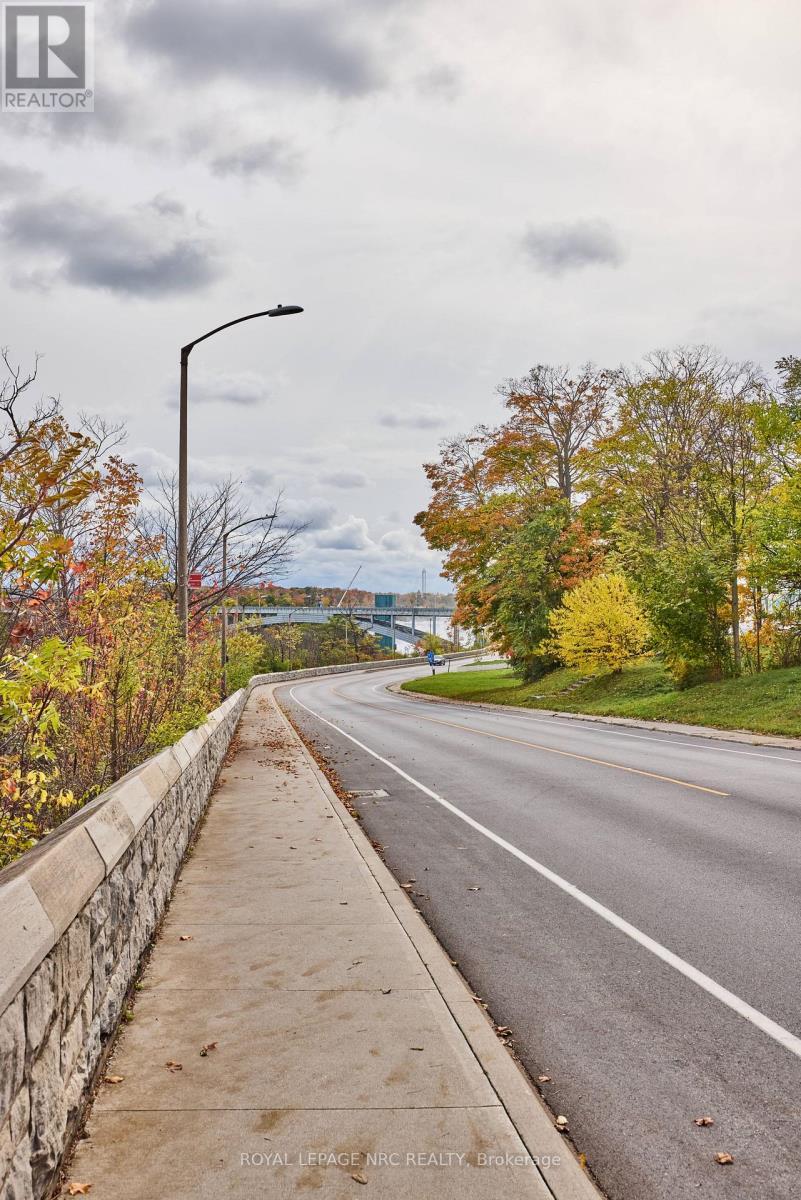 5427 River Road, Niagara Falls (Downtown), ON - Outdoor With View