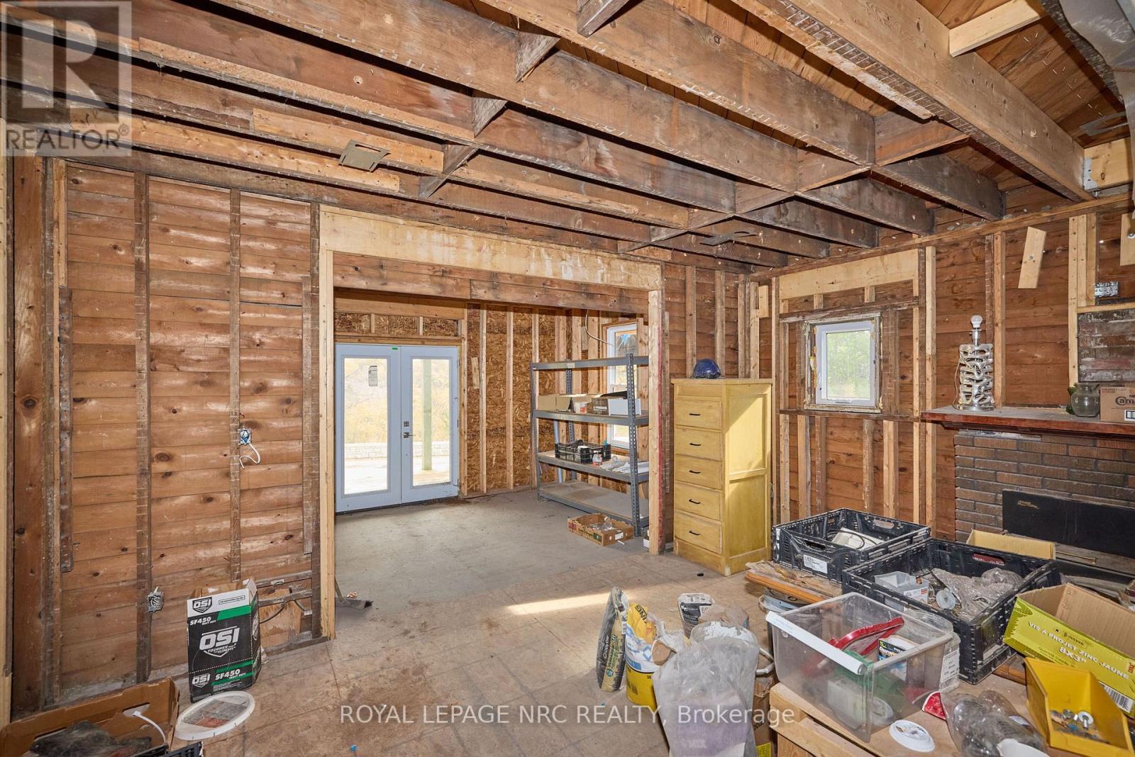 5427 River Road, Niagara Falls (Downtown), ON - Indoor With Fireplace