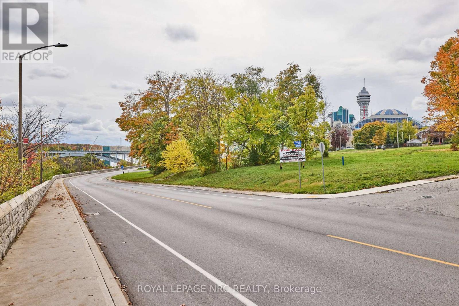 5427 River Road, Niagara Falls (Downtown), ON - Outdoor