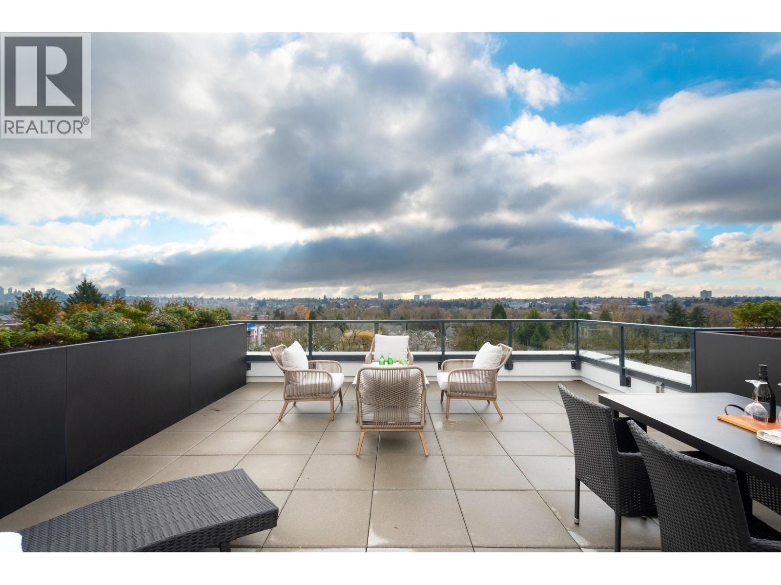 606 2268 E Broadway, Vancouver, BC - Outdoor With View