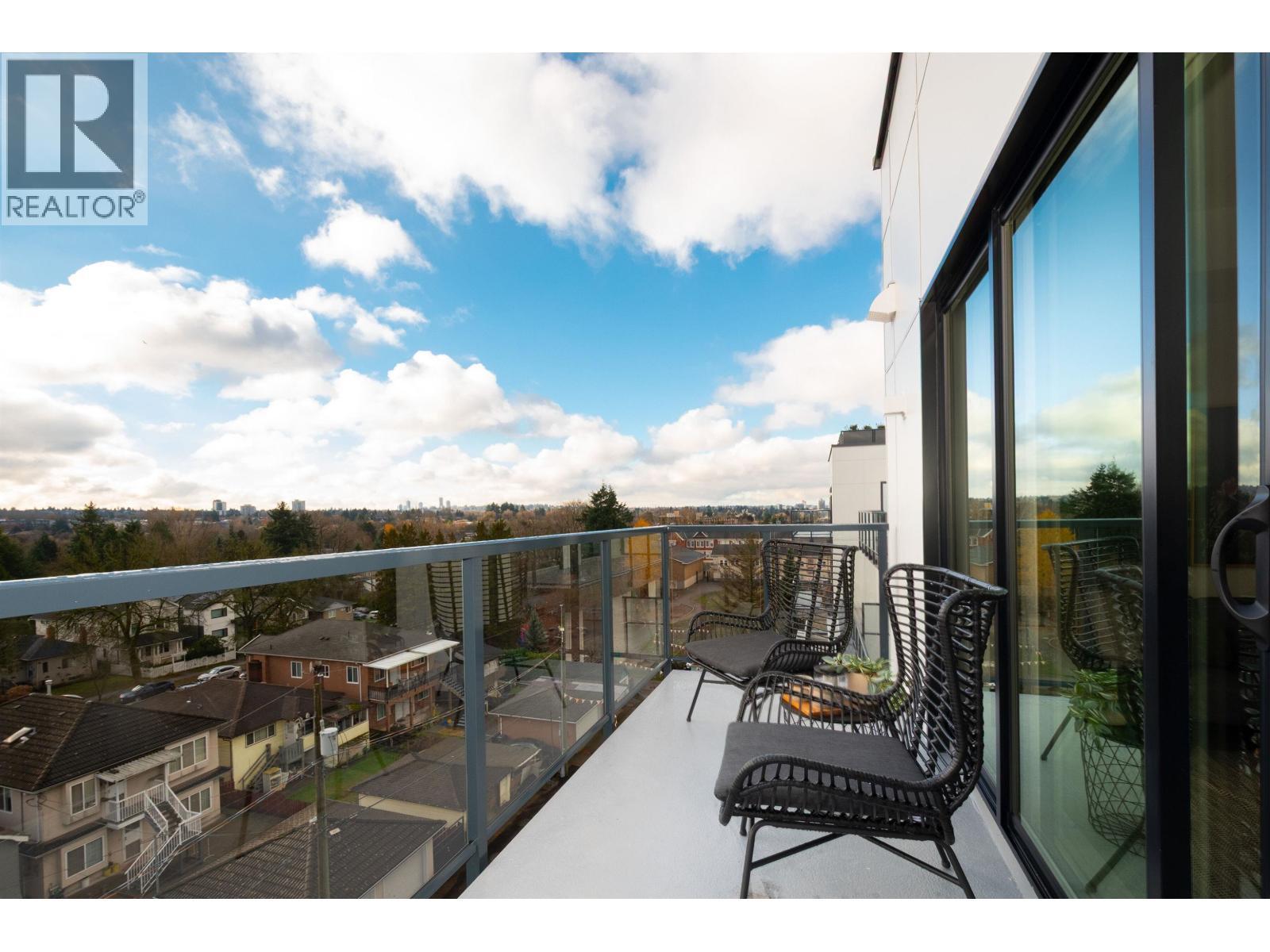 606 2268 E Broadway, Vancouver, BC - Outdoor With View