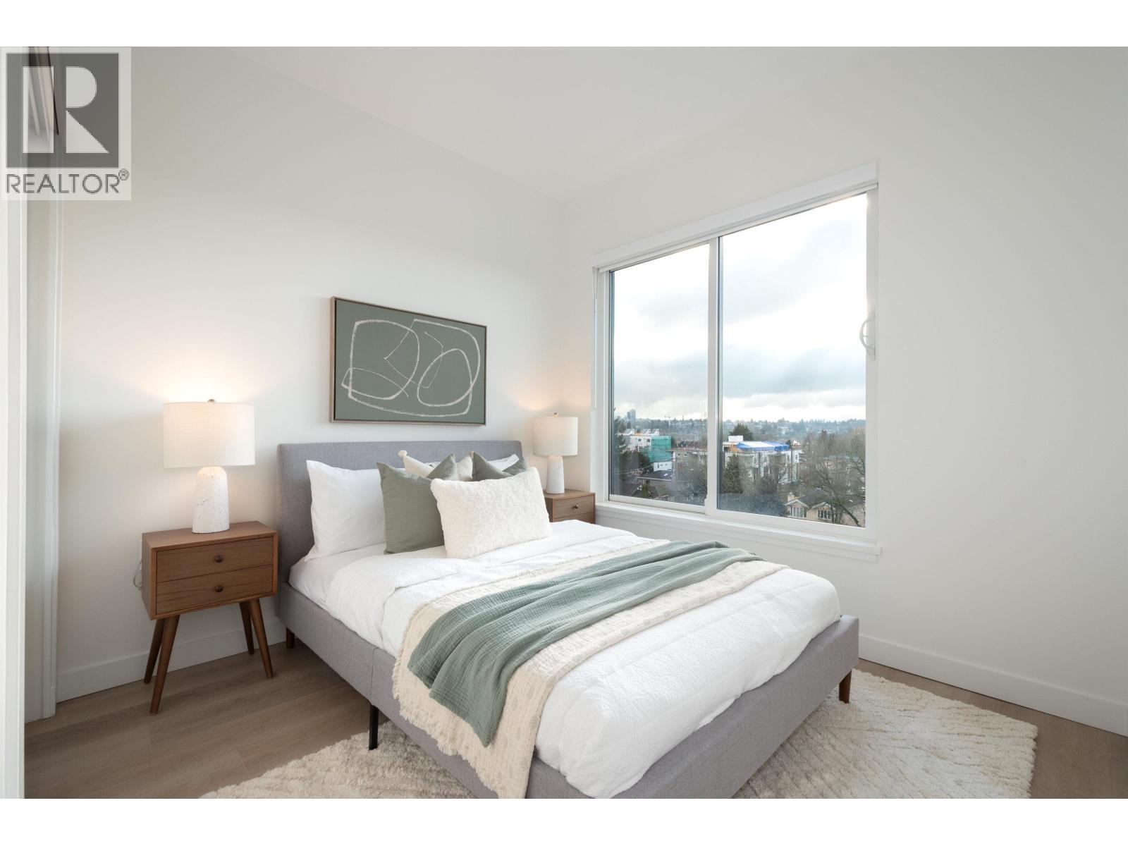 606 2268 E Broadway, Vancouver, BC - Indoor Photo Showing Bedroom