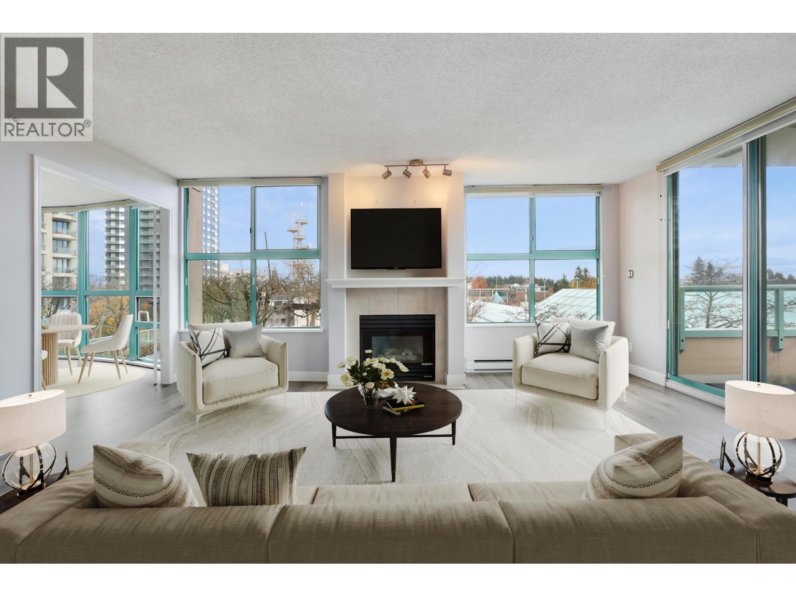 605 728 Princess Street, New Westminster, BC - Indoor Photo Showing Living Room With Fireplace
