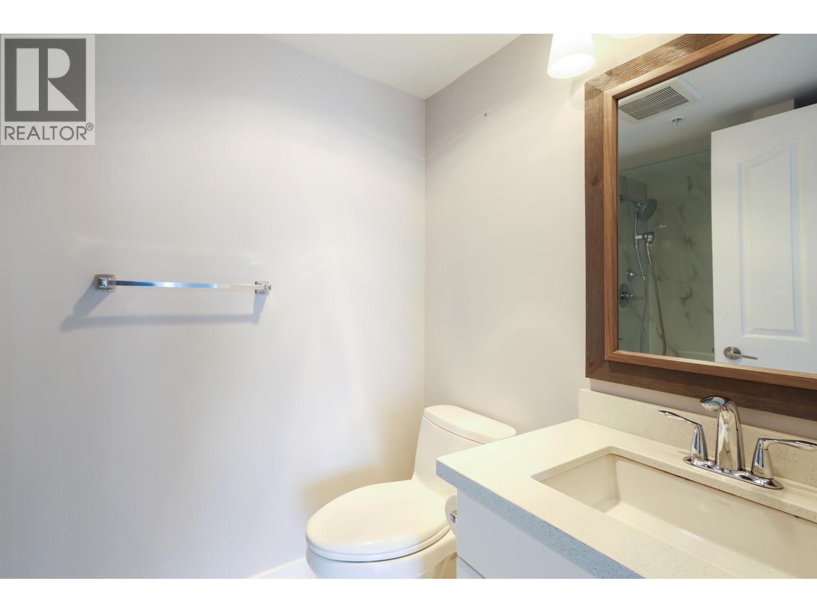 605 728 Princess Street, New Westminster, BC - Indoor Photo Showing Bathroom