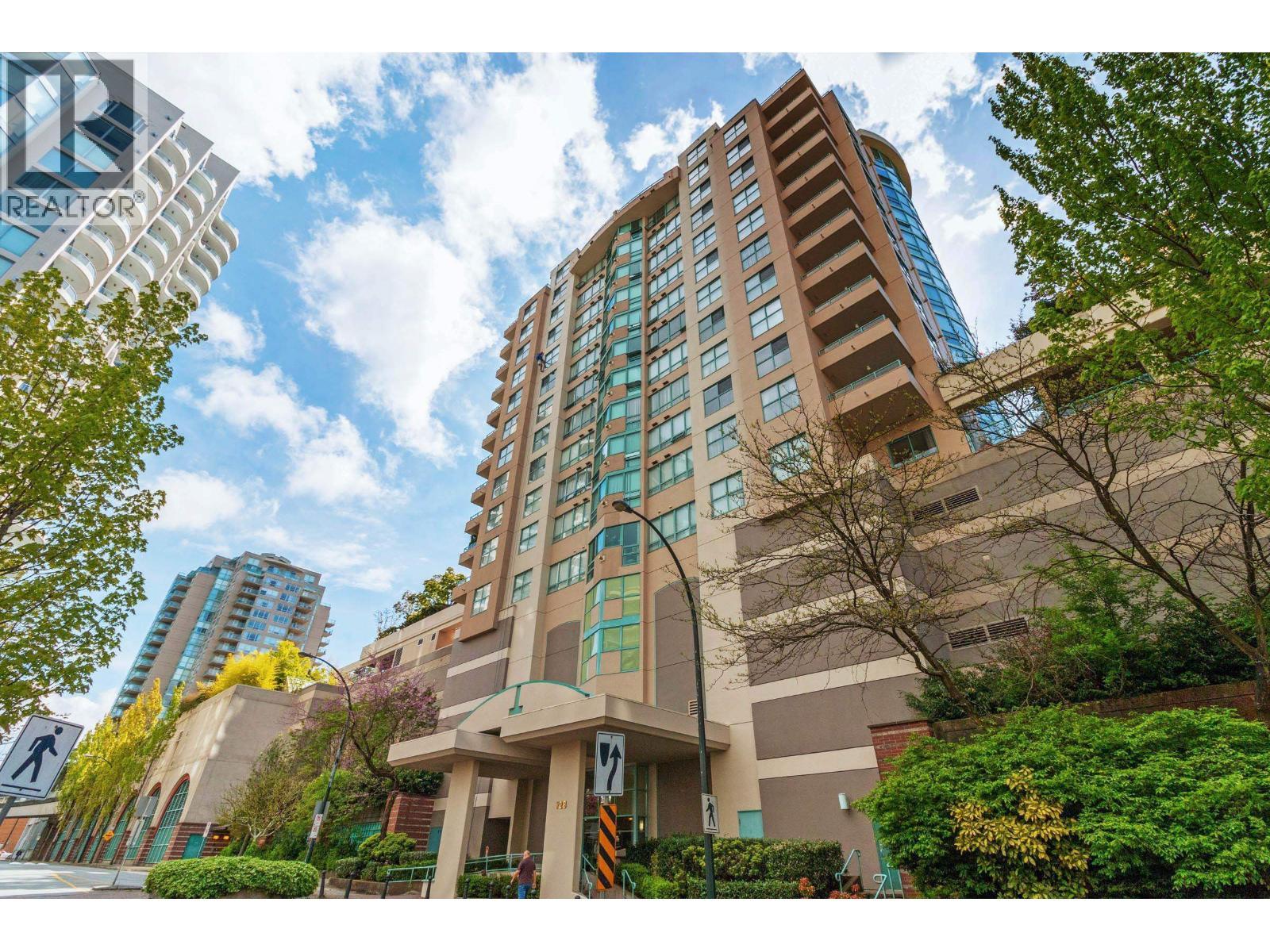 605 728 Princess Street, New Westminster, BC - Outdoor With Facade