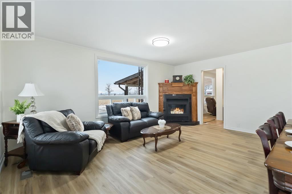 22821 Thames Road, Appin, ON - Indoor Photo Showing Living Room With Fireplace