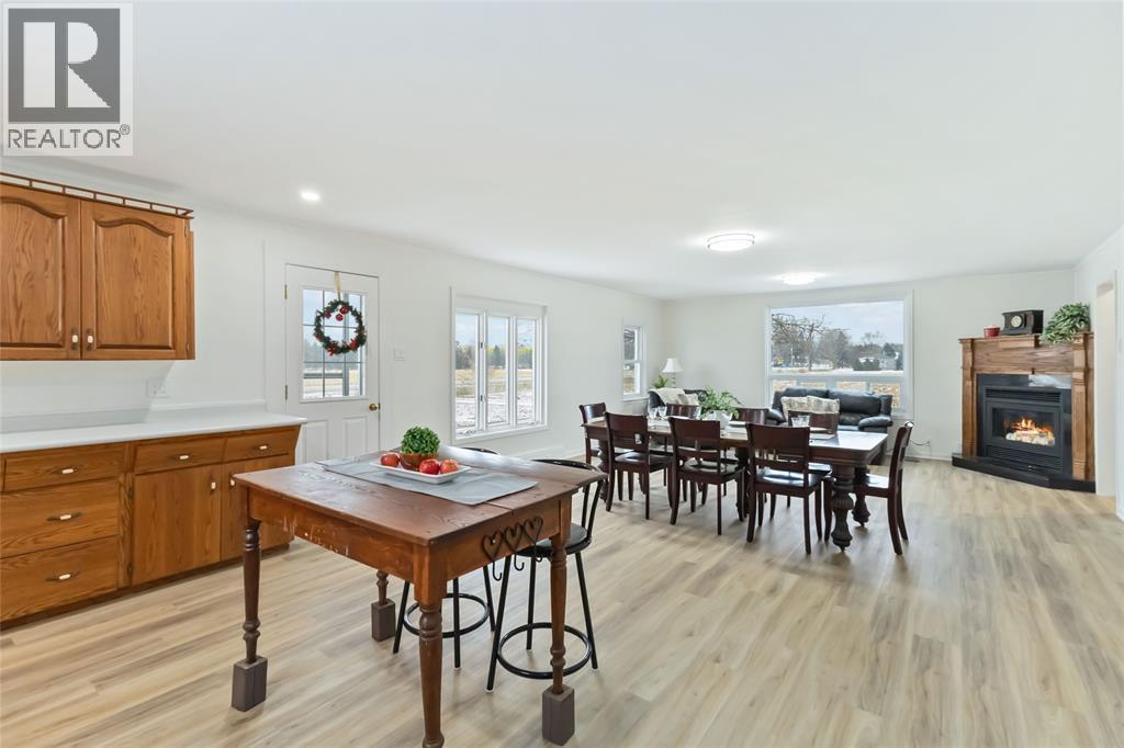 22821 Thames Road, Appin, ON - Indoor With Fireplace