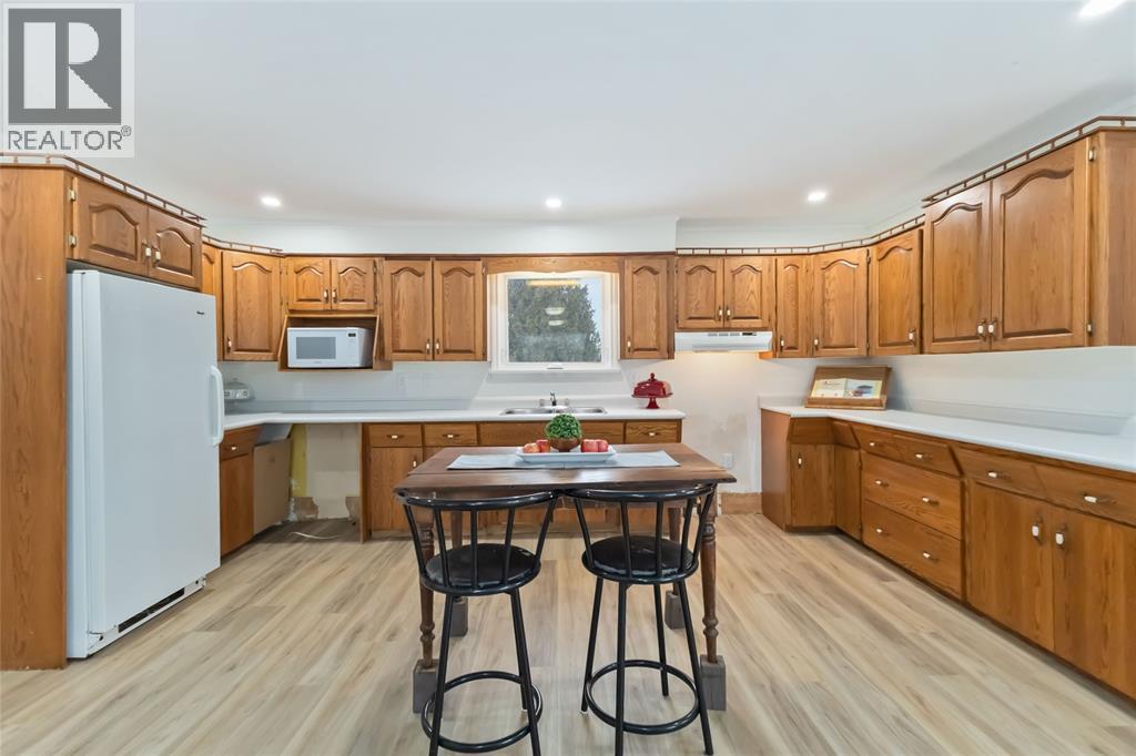 22821 Thames Road, Appin, ON - Indoor Photo Showing Kitchen