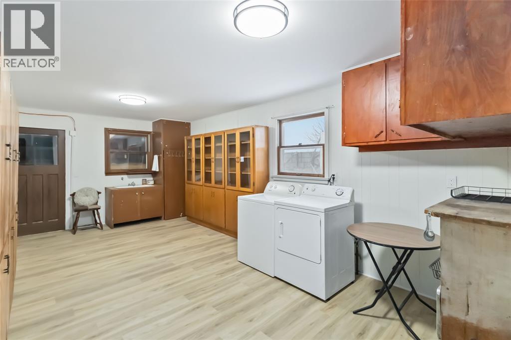 22821 Thames Road, Appin, ON - Indoor Photo Showing Laundry Room