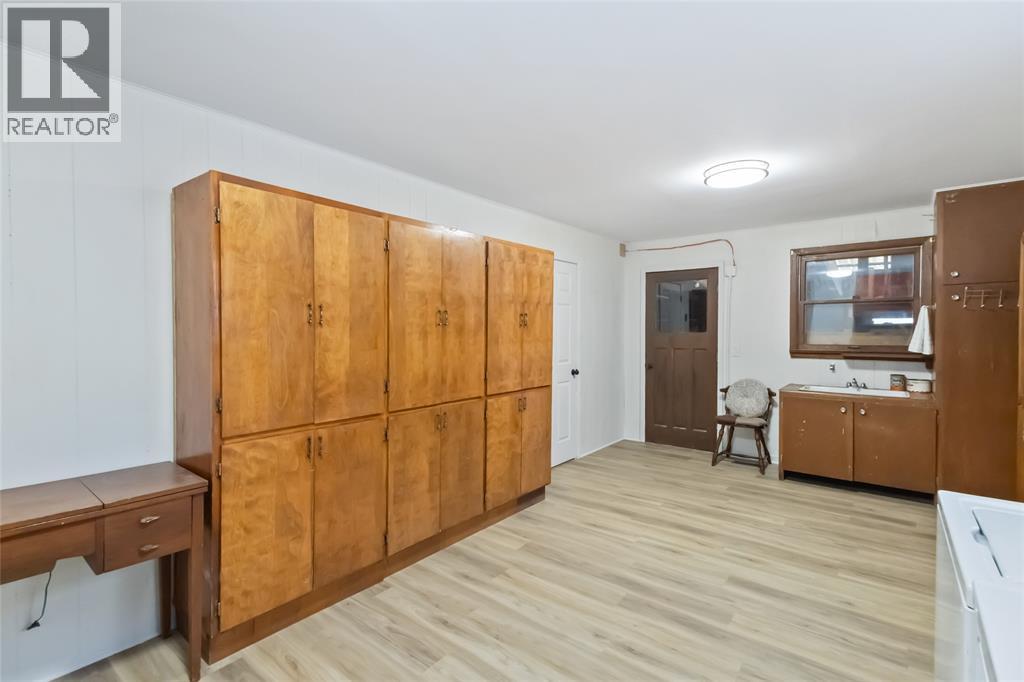 22821 Thames Road, Appin, ON - Indoor