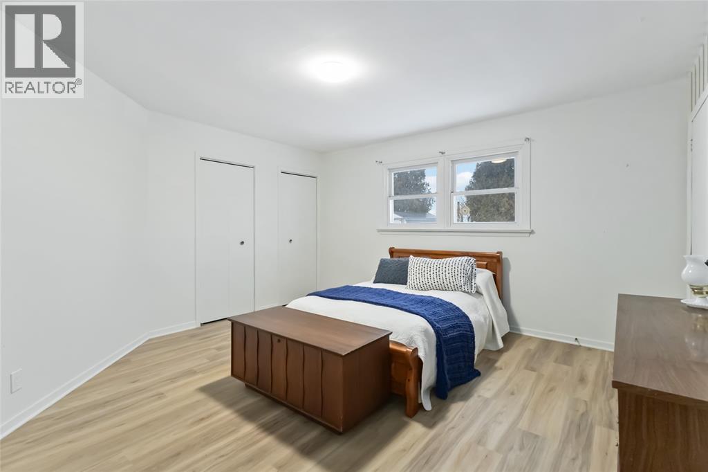 22821 Thames Road, Appin, ON - Indoor Photo Showing Bedroom