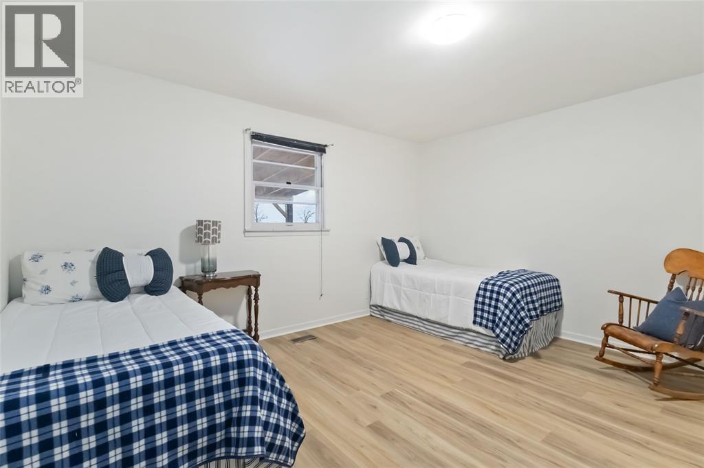 22821 Thames Road, Appin, ON - Indoor Photo Showing Bedroom