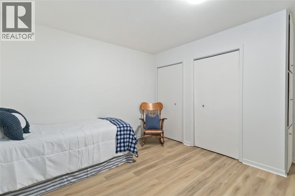22821 Thames Road, Appin, ON - Indoor Photo Showing Bedroom