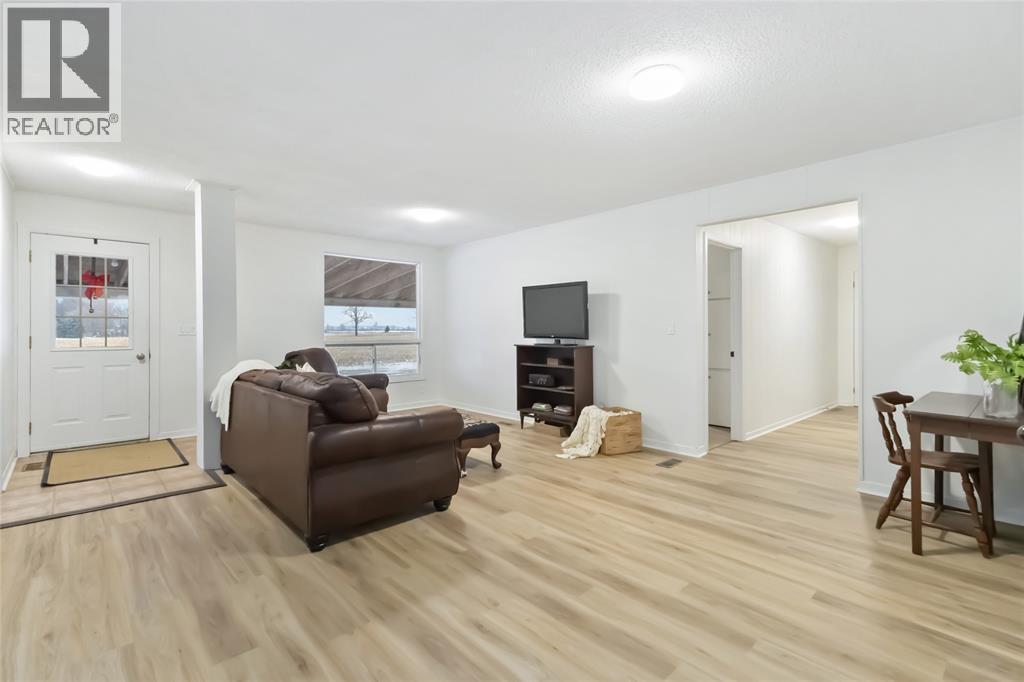 22821 Thames Road, Appin, ON - Indoor