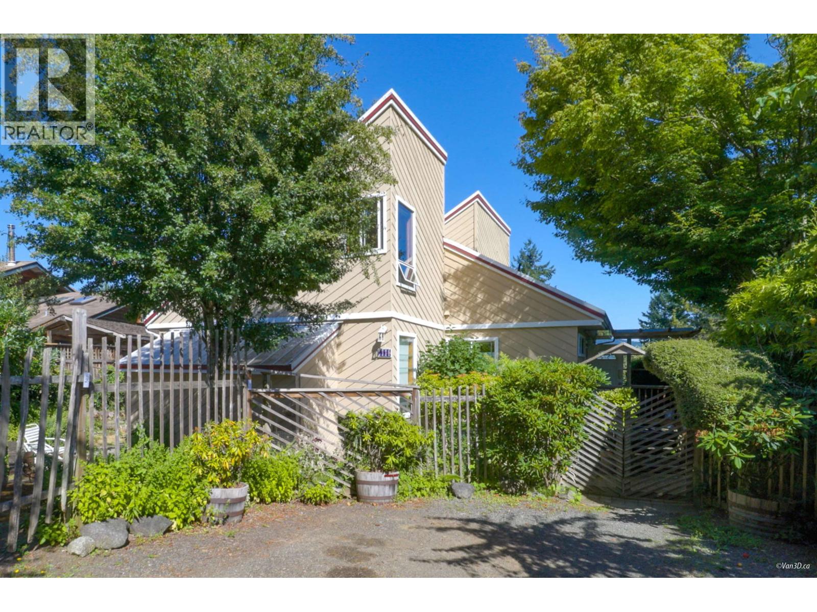 1115 Lenora Road, Bowen Island, BC - Outdoor