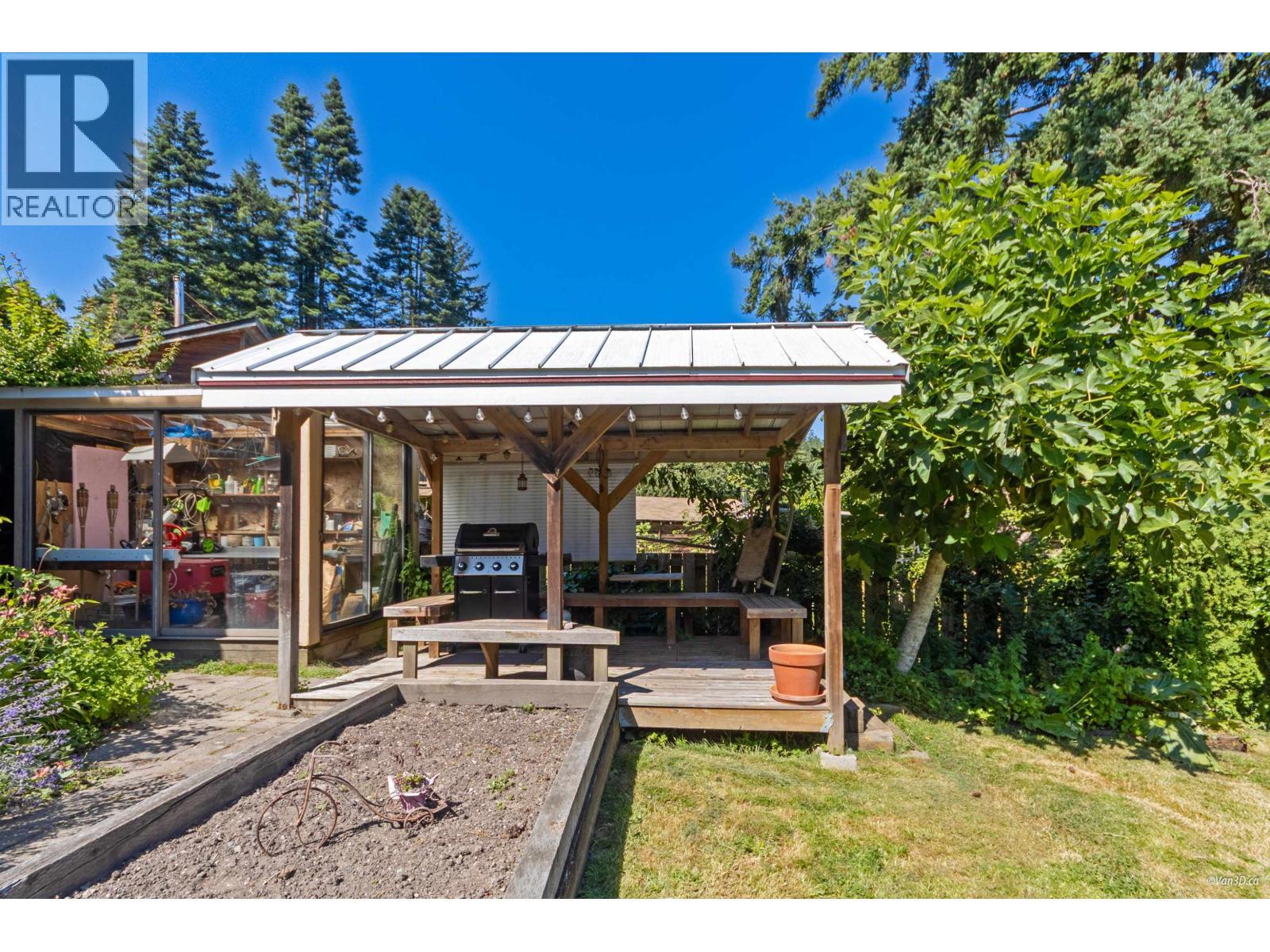 1115 Lenora Road, Bowen Island, BC - Outdoor With Deck Patio Veranda