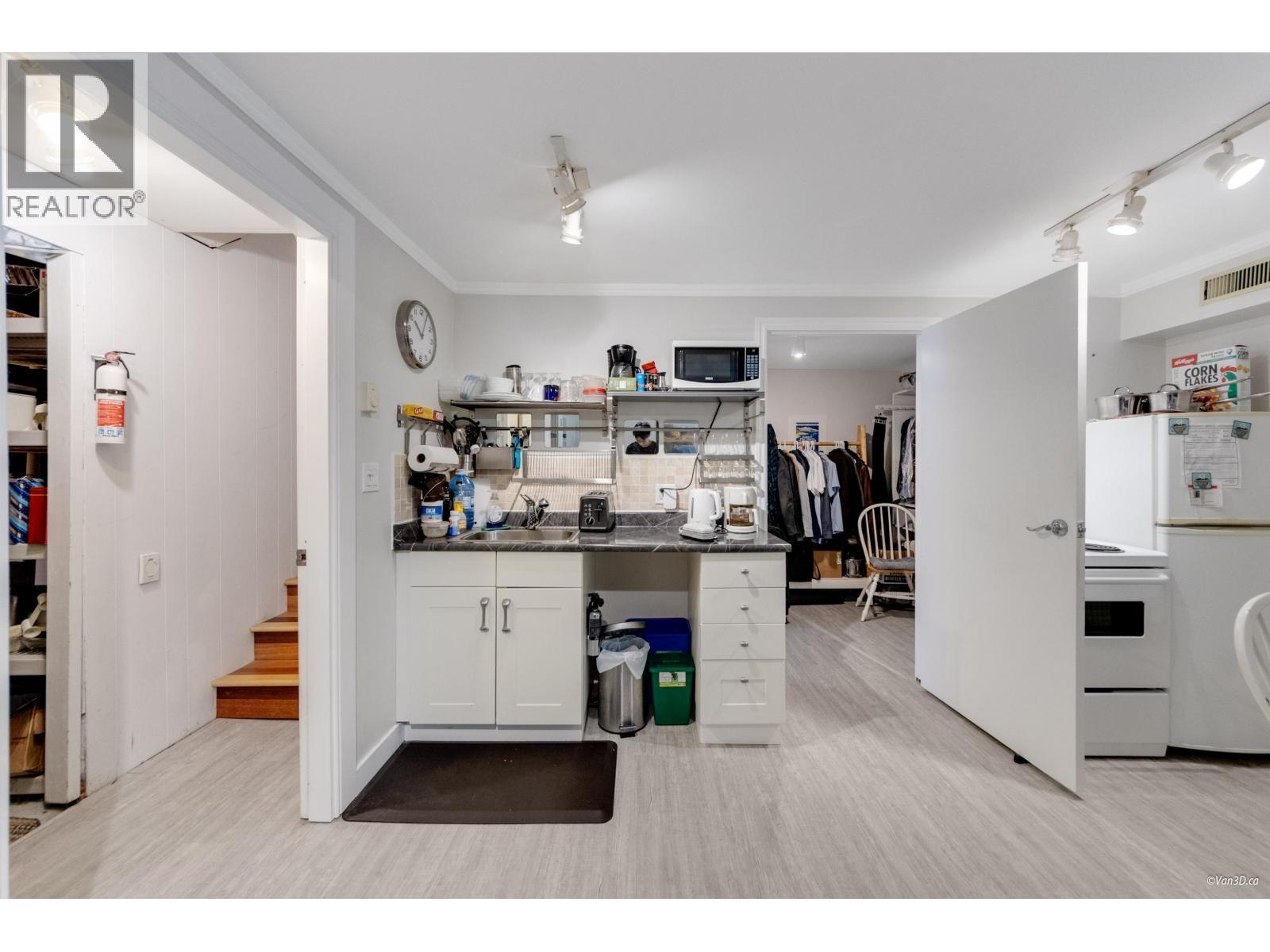 1115 Lenora Road, Bowen Island, BC - Indoor