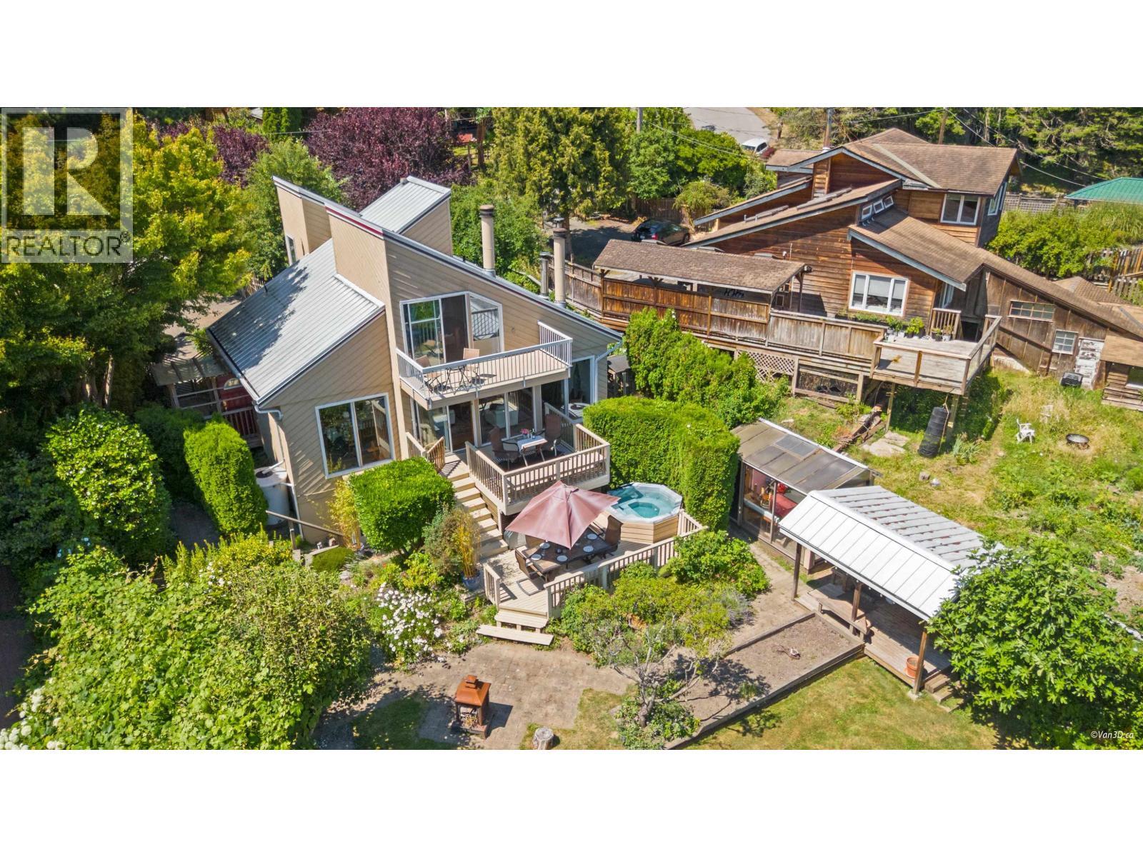 1115 Lenora Road, Bowen Island, BC - Outdoor