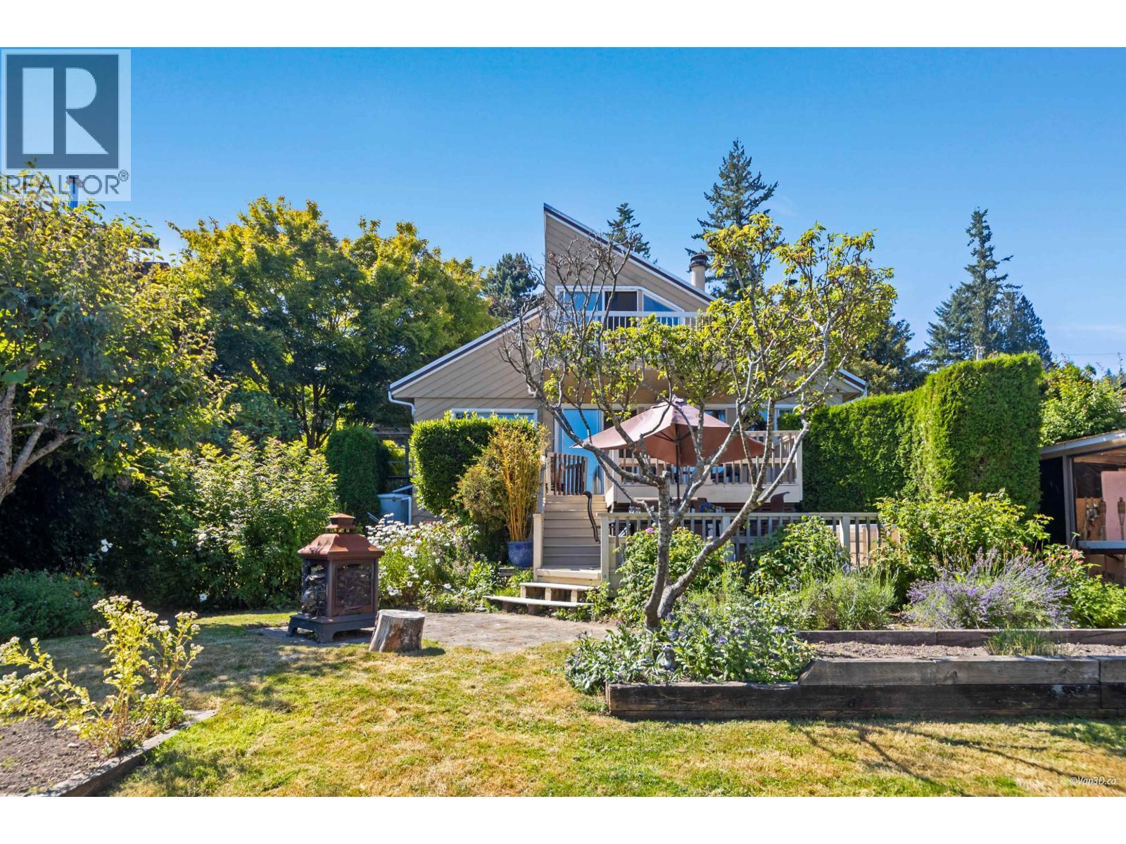 1115 Lenora Road, Bowen Island, BC - Outdoor