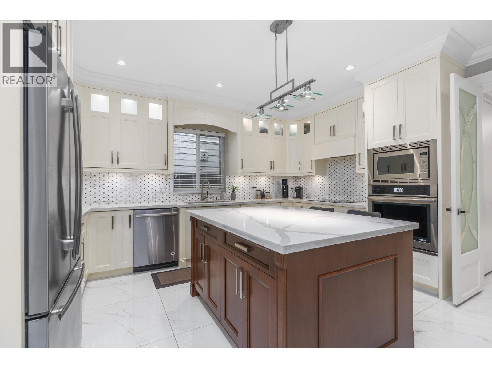 8780 Rosemary Avenue, Richmond, BC - Indoor Photo Showing Kitchen With Upgraded Kitchen
