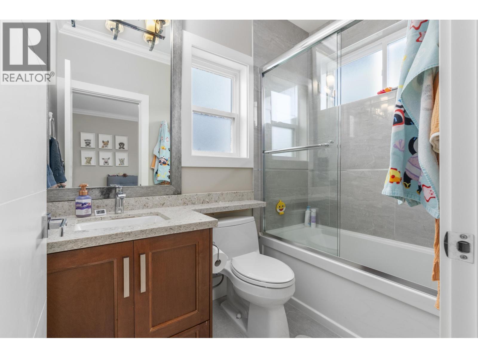 8780 Rosemary Avenue, Richmond, BC - Indoor Photo Showing Bathroom