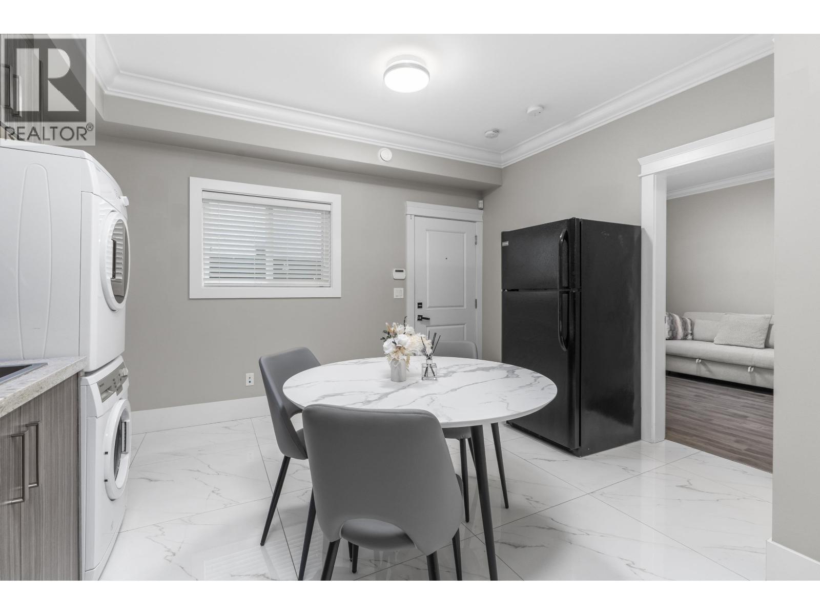8780 Rosemary Avenue, Richmond, BC - Indoor Photo Showing Dining Room