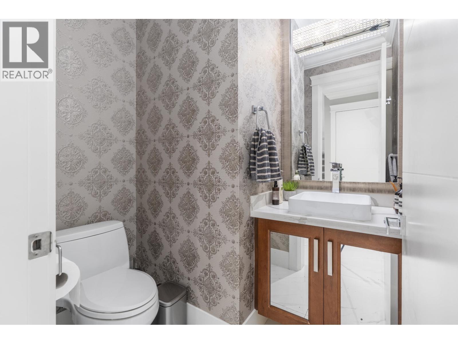 8780 Rosemary Avenue, Richmond, BC - Indoor Photo Showing Bathroom