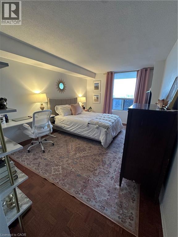 1515 Lakeshore Road E Unit# 1805, Mississauga, ON - Indoor Photo Showing Bedroom