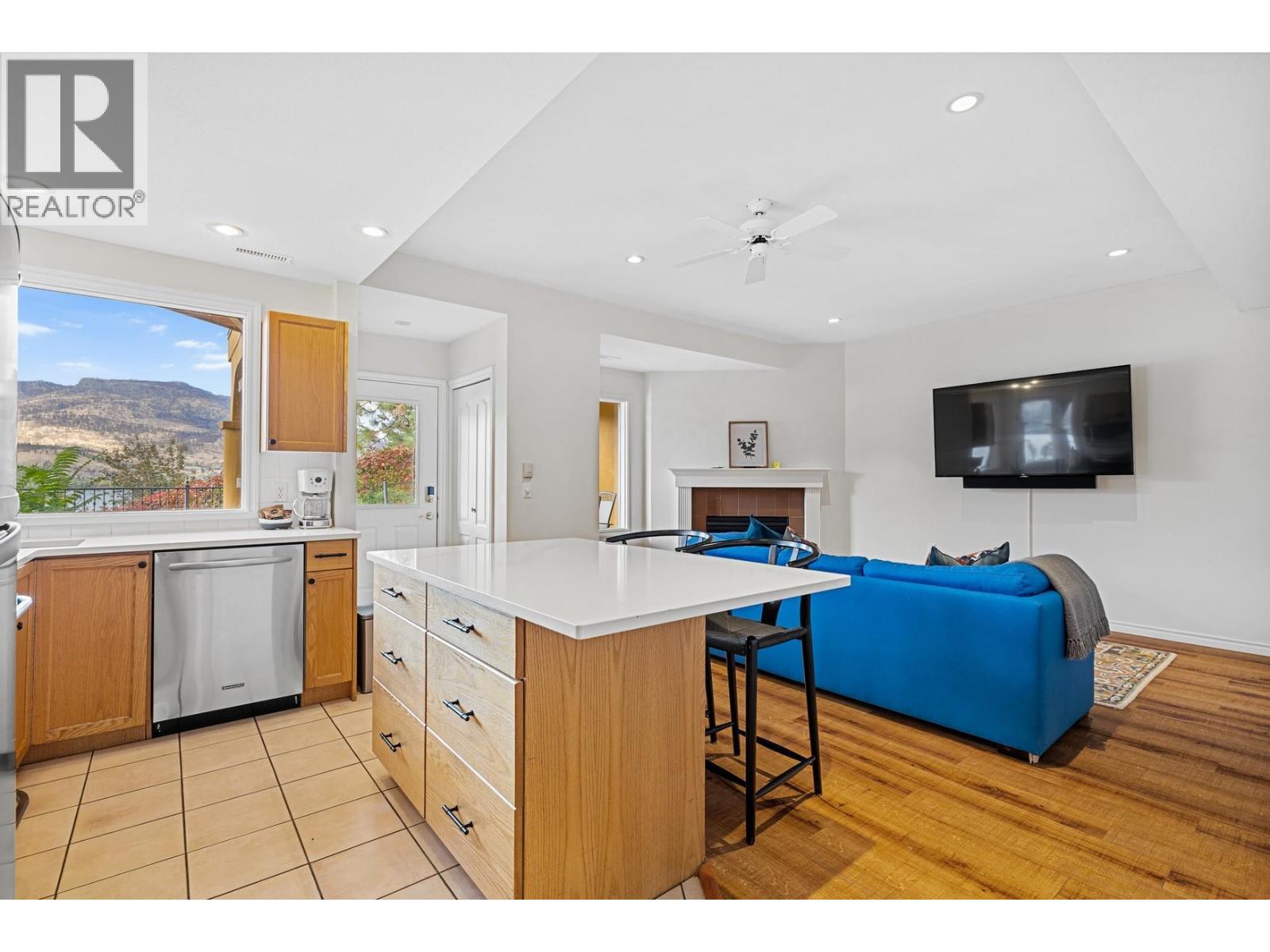 414 Herbert Heights Road, Kelowna, BC - Indoor Photo Showing Other Room