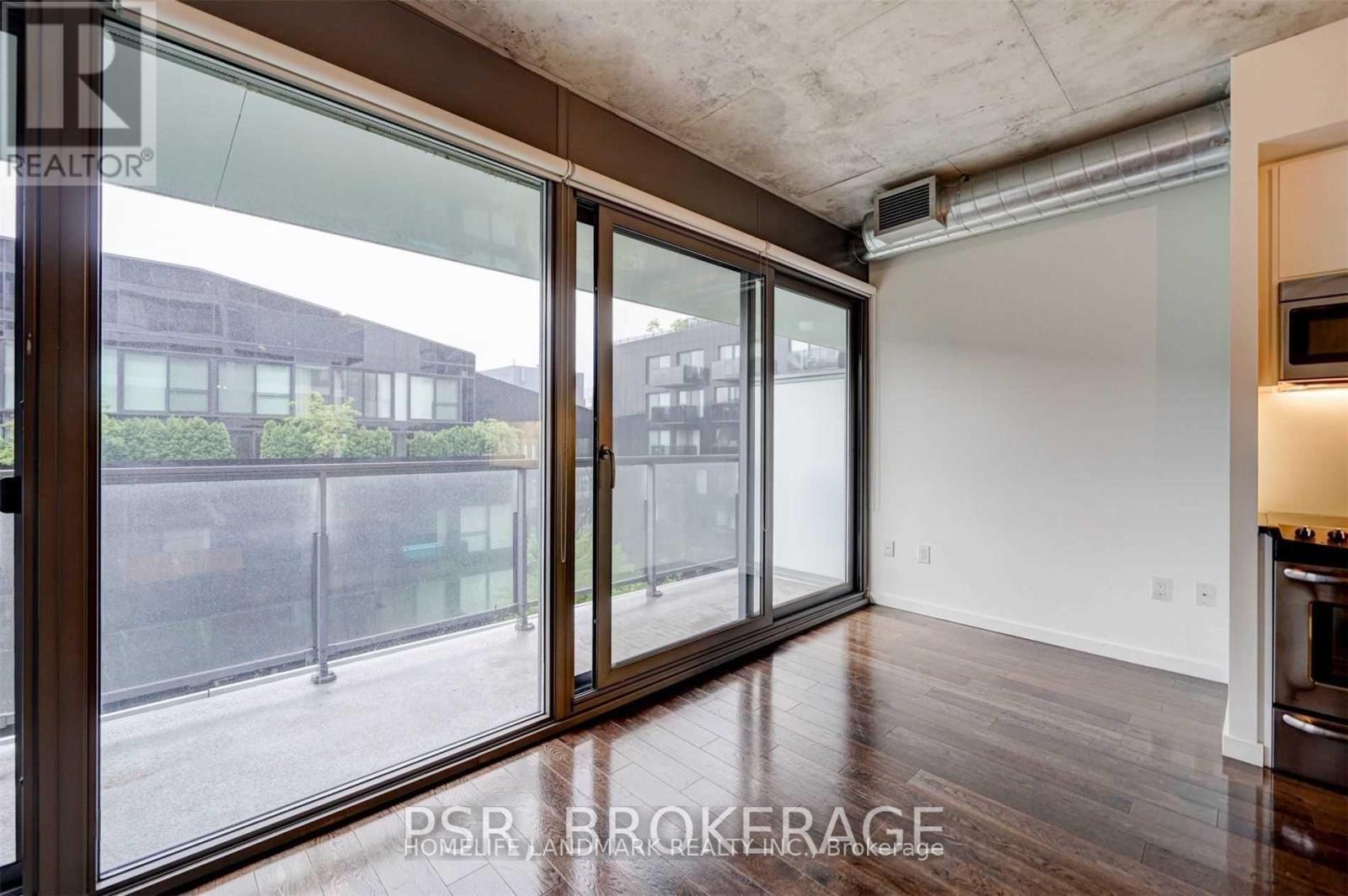 617 - 32 Trolley Crescent, Toronto, ON - Indoor Photo Showing Other Room