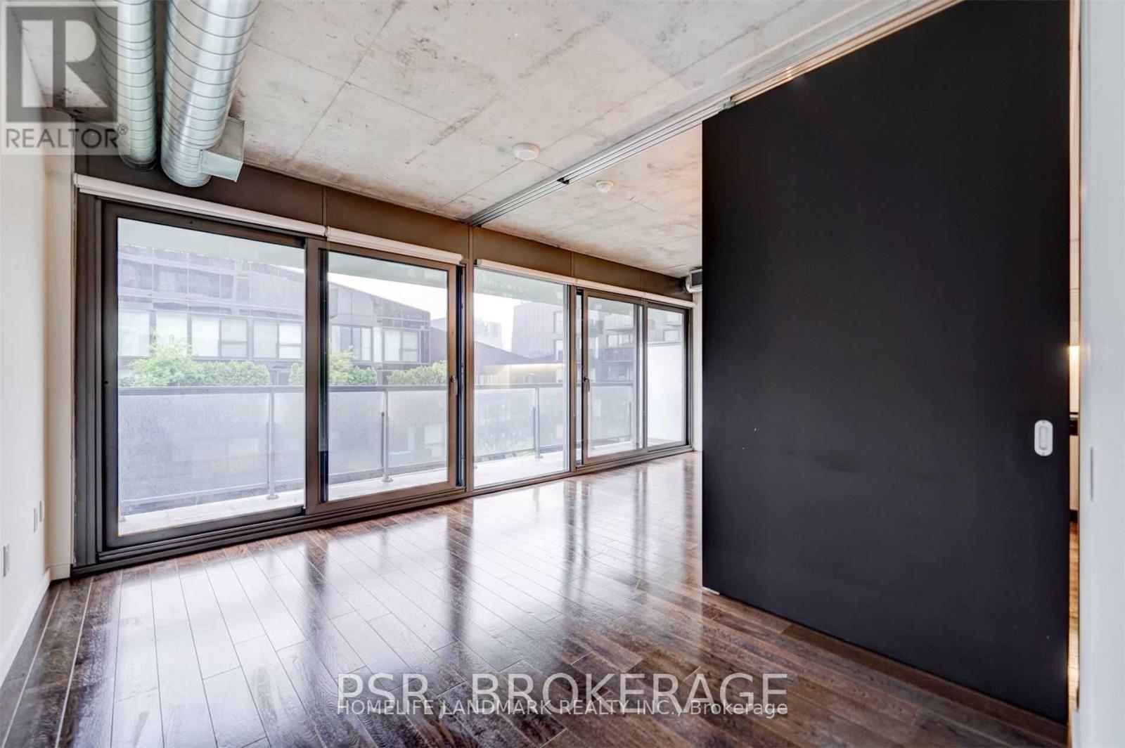 617 - 32 Trolley Crescent, Toronto, ON - Indoor Photo Showing Other Room