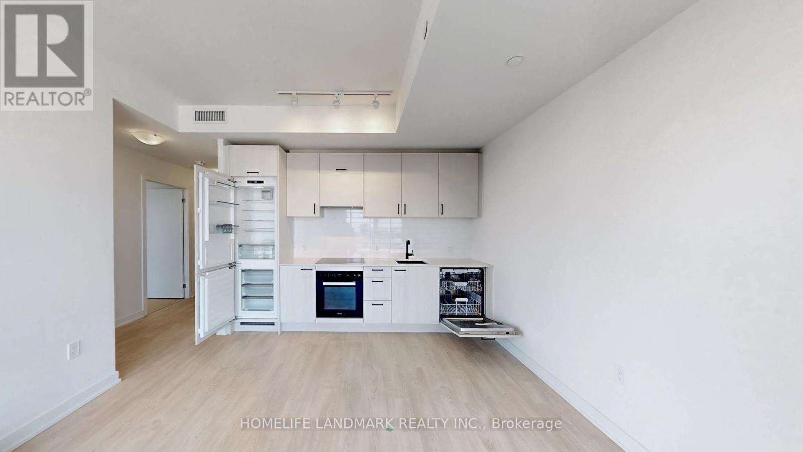 1520 - 1 Quarrington Lane, Toronto, ON - Indoor