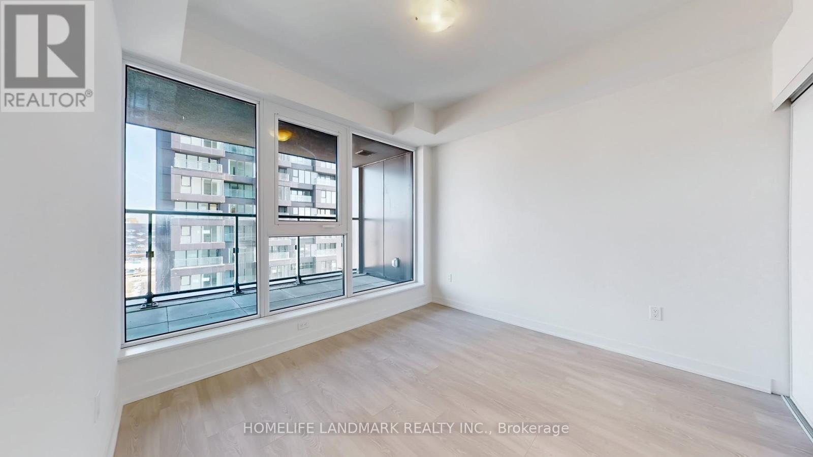 1520 - 1 Quarrington Lane, Toronto, ON - Indoor Photo Showing Other Room