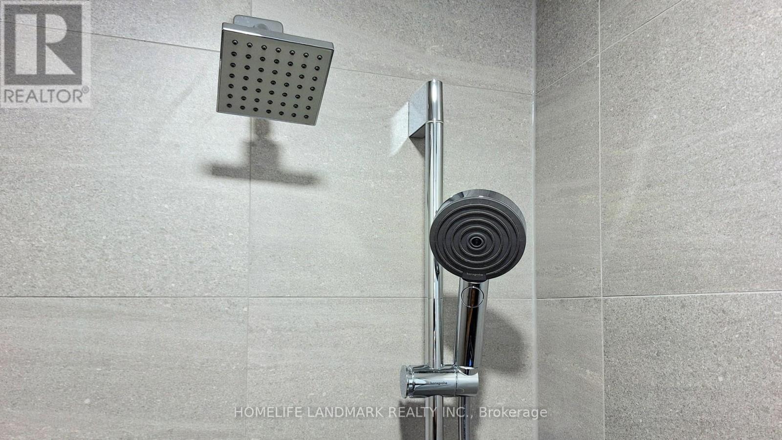 1520 - 1 Quarrington Lane, Toronto, ON -