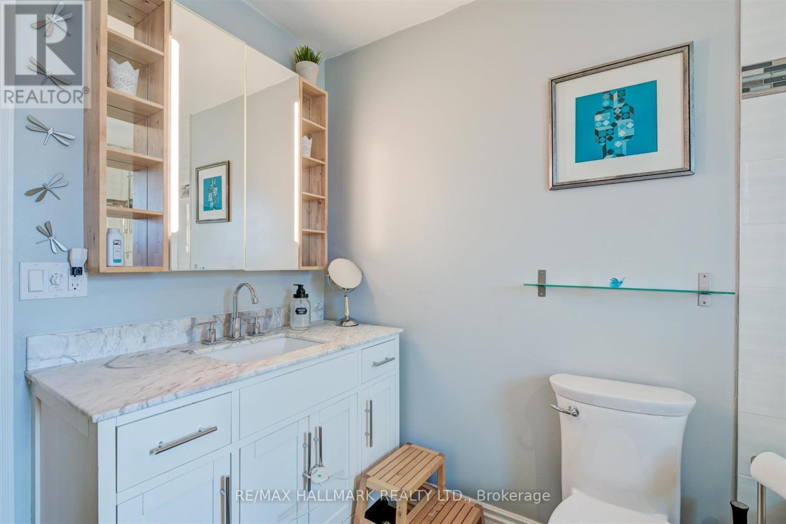 301 Silver Birch Avenue, Toronto, ON - Indoor Photo Showing Bathroom