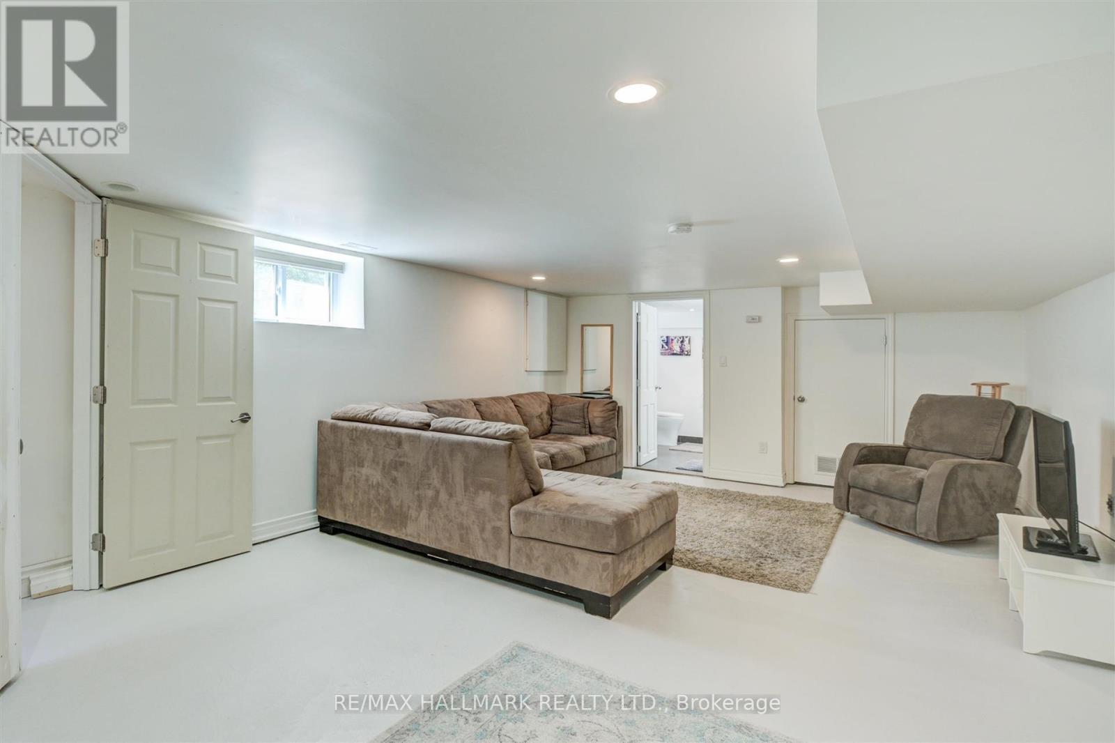 301 Silver Birch Avenue, Toronto, ON - Indoor