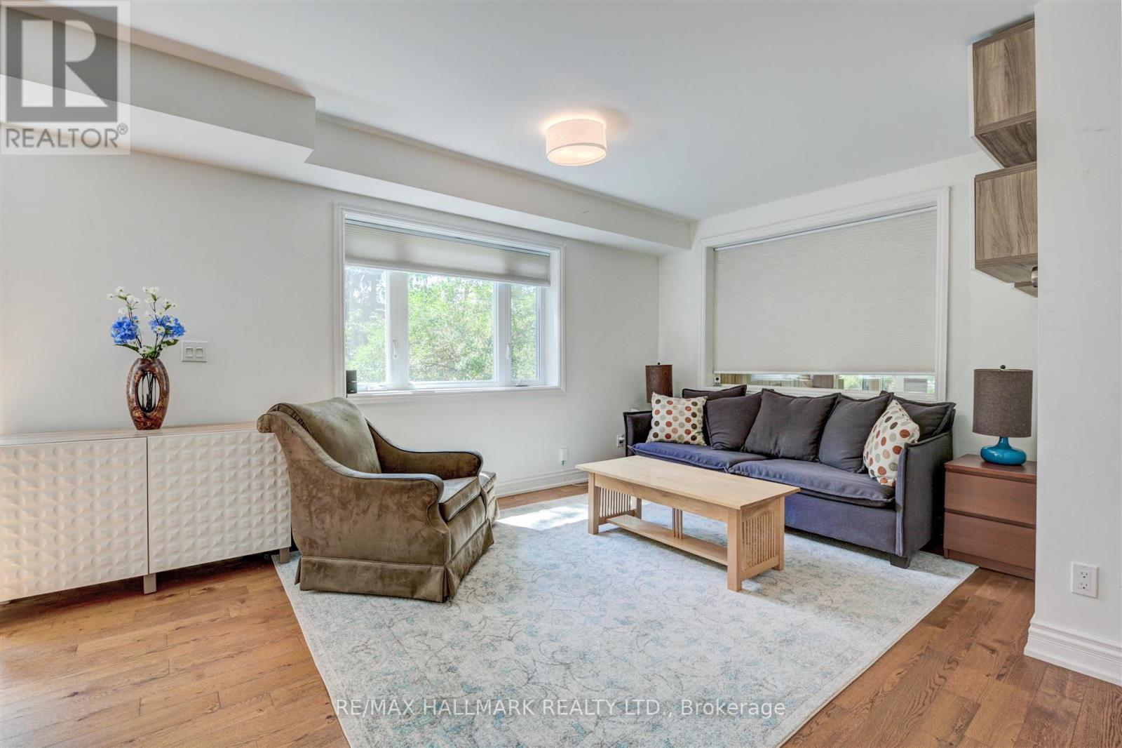 301 Silver Birch Avenue, Toronto, ON - Indoor Photo Showing Living Room