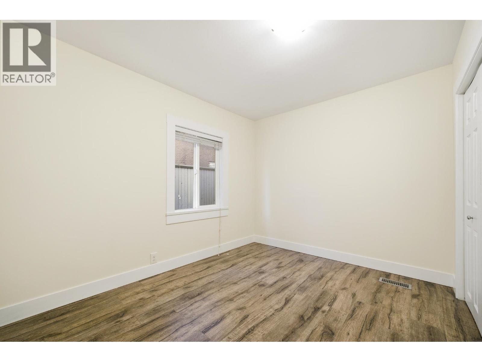 4533 Knight Street, Vancouver, BC - Indoor Photo Showing Other Room