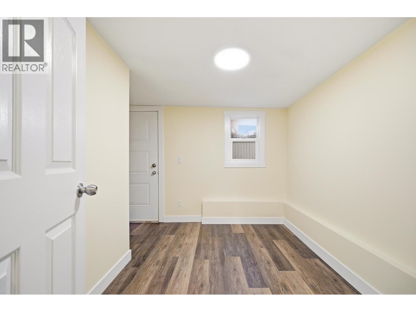 4533 Knight Street, Vancouver, BC - Indoor Photo Showing Other Room