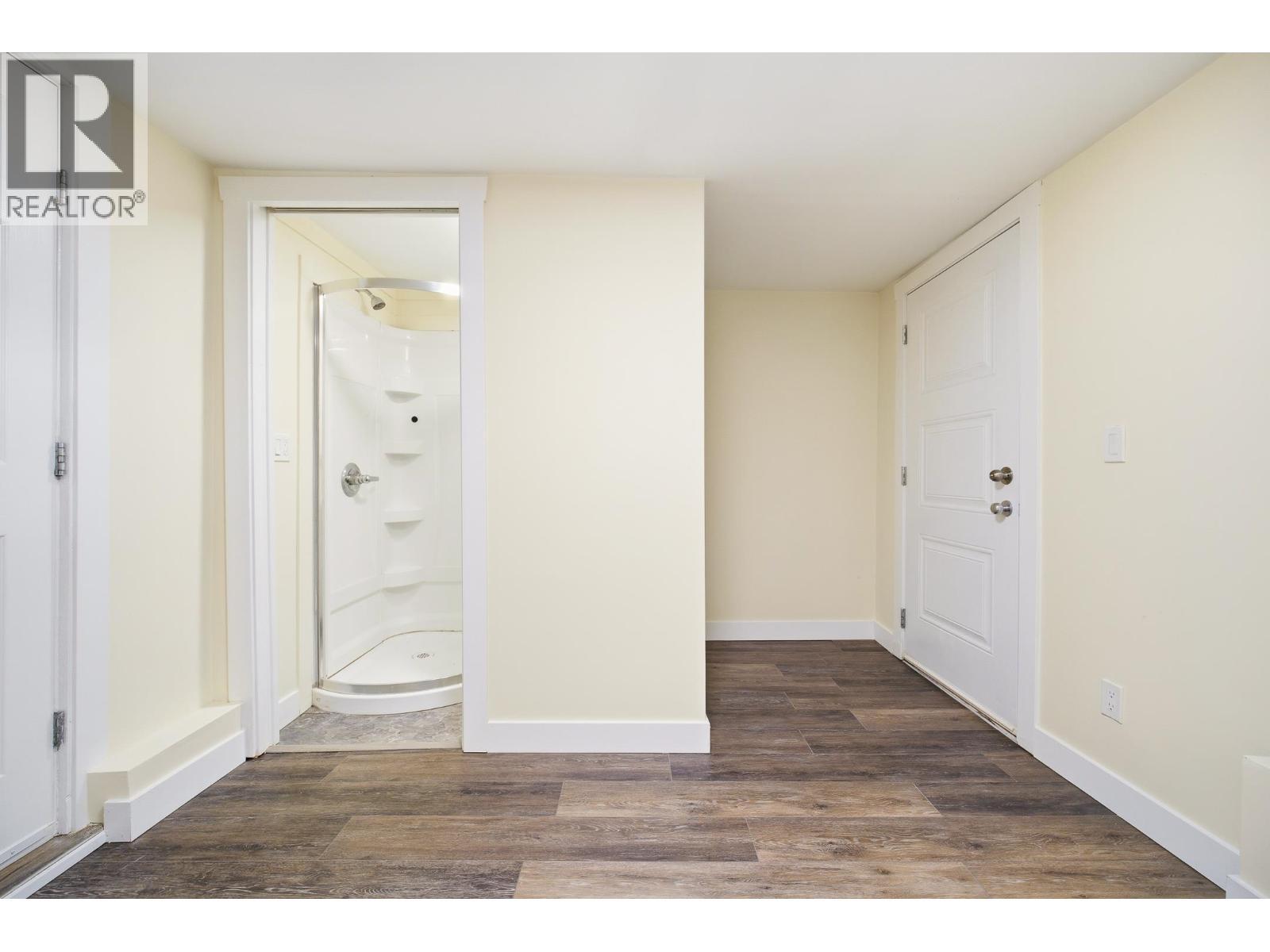 4533 Knight Street, Vancouver, BC - Indoor Photo Showing Other Room