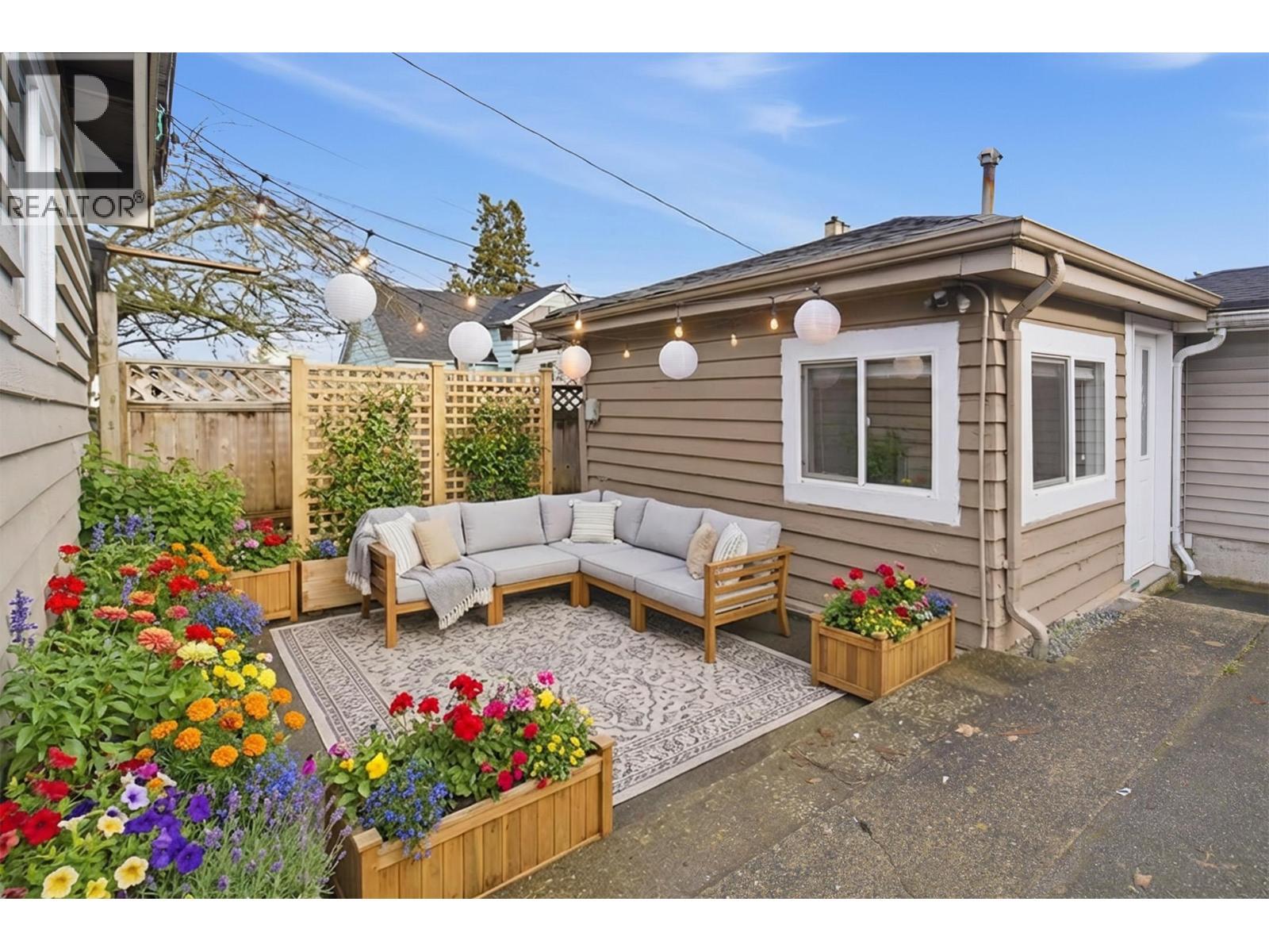 4533 Knight Street, Vancouver, BC - Outdoor